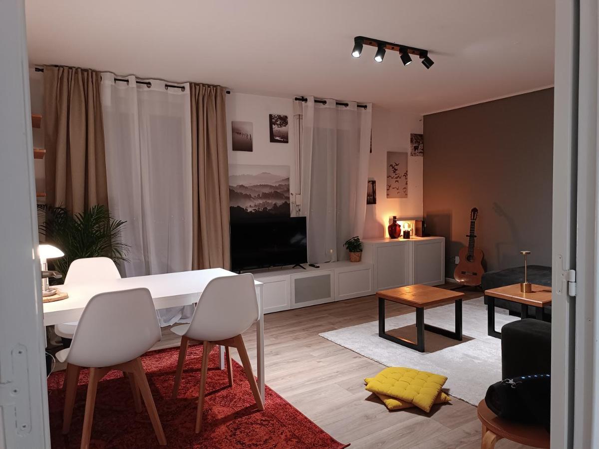 Stylish 1-Bedroom Flat With Beautiful Terrace , For A Cosy Retreat Estrasburgo Exterior foto